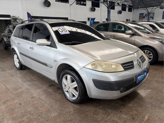 RENAULT MEGANE 2.0 DYNAMIQUE GRAND TOUR 16V GASOLINA 4P AUTOMÁTICO RENAULT MEGANE 2.0 DYNAMIQUE GRAND TOUR 16V GASOLINA 4P AUTOMÁTICO